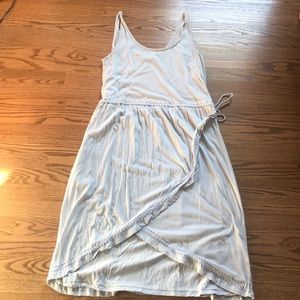 Elegant White Sleeveless Dress